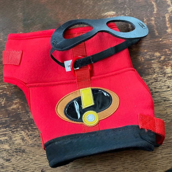INCREDIBLES HARNESS PET HALLOWEEN COSTUME SIZE SMALL NEW BY DISNEY - Picture 2 of 6